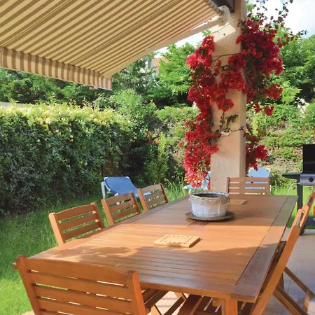 Nyaraló 2 Bedroom Lovely Home In Cervione