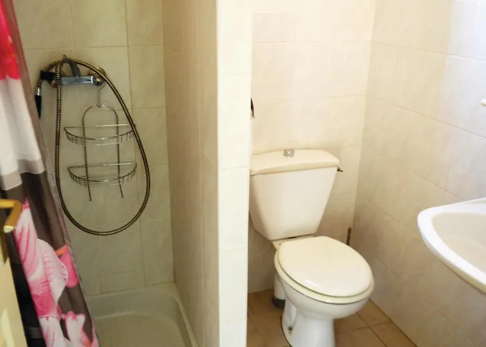 Vakantiehuis 3 Bedroom Lovely In