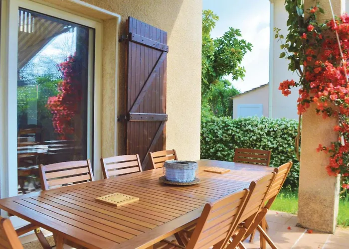 3 Bedroom Lovely In Cervione